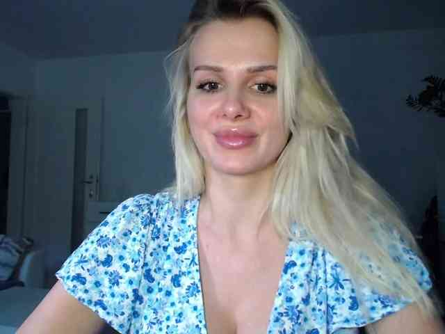 Cornelia22hot webcam