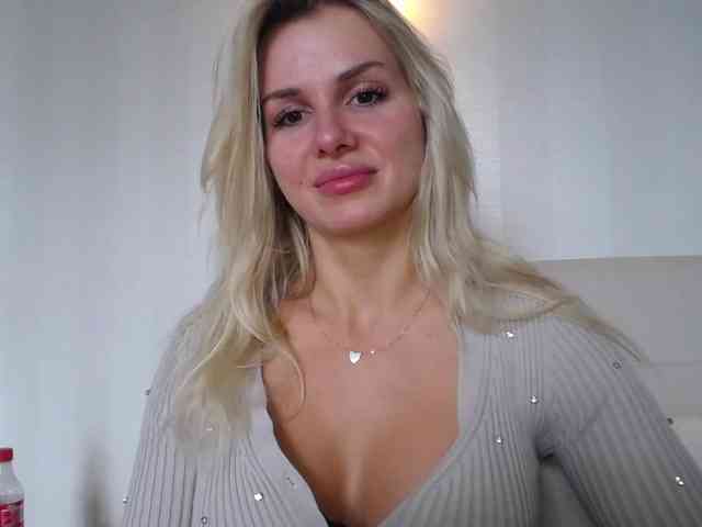 Cornelia22hot webcam
