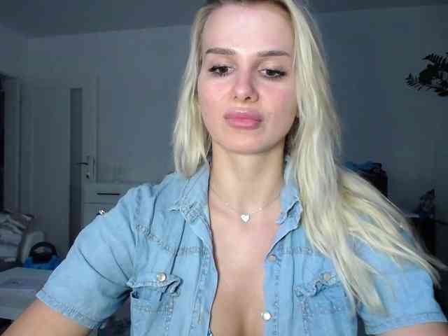 Cornelia22hot webcam
