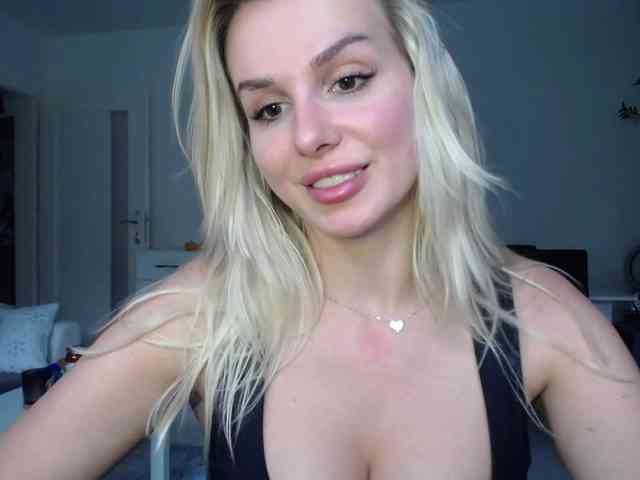 Cornelia22hot webcam
