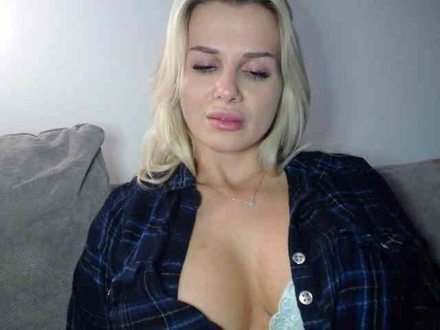 Cornelia22hot webcam