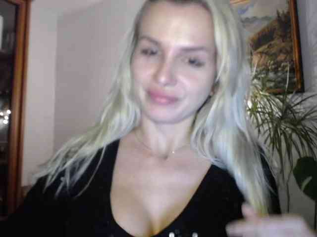 Cornelia22hot webcam