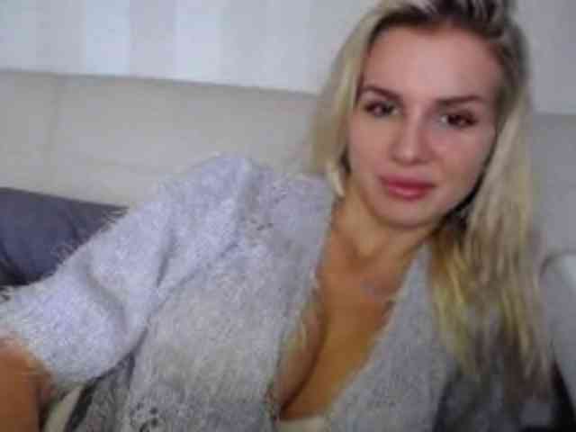 Cornelia22hot webcam