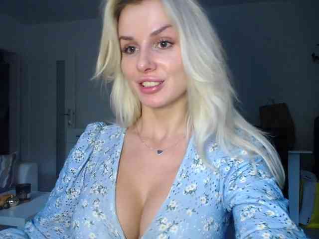 Cornelia22hot webcam