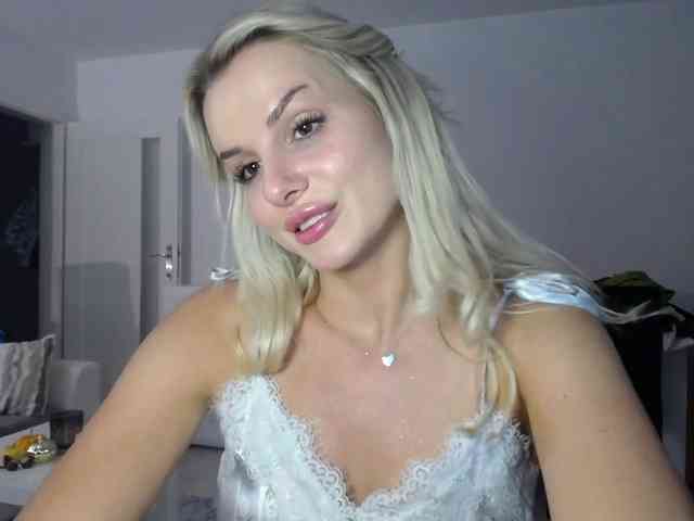 Cornelia22hot webcam