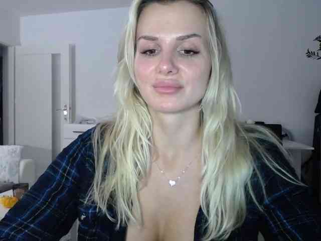 Cornelia22hot webcam