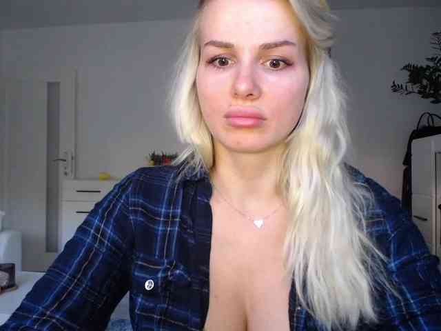 Cornelia22hot webcam