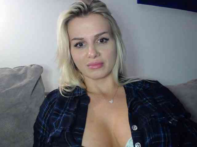 Cornelia22hot webcam