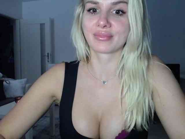 Cornelia22hot webcam