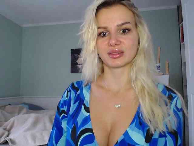 Cornelia22hot webcam