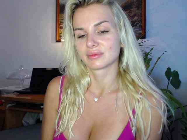 Cornelia22hot webcam