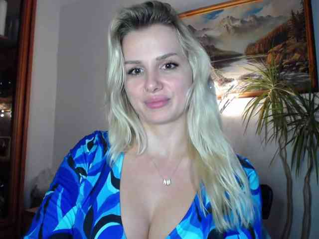 Cornelia22hot webcam