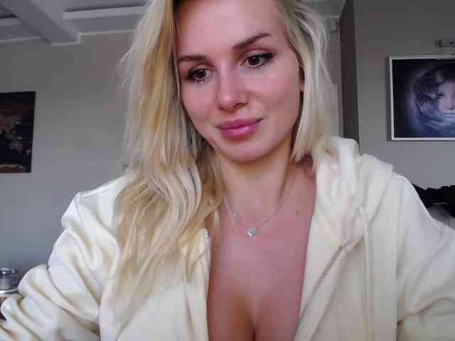 Cornelia22hot webcam