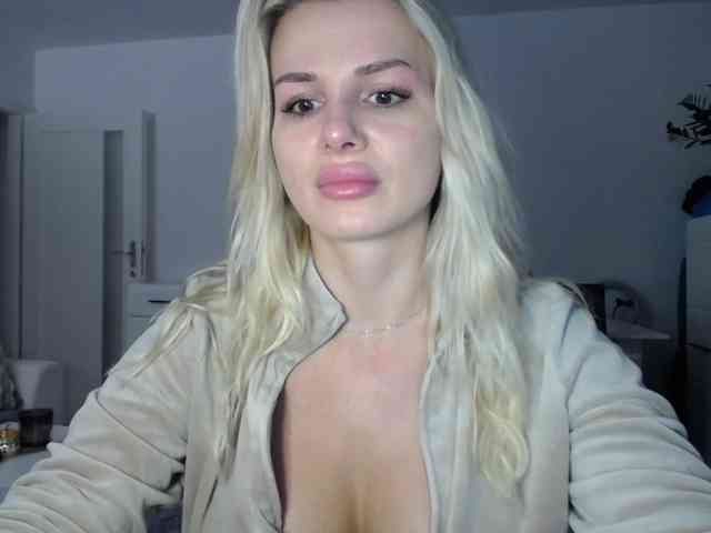Cornelia22hot's webcam live show