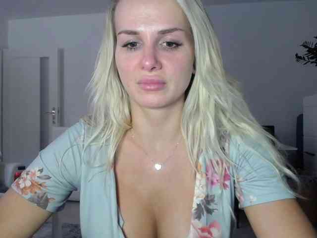 Cornelia22hot webcam
