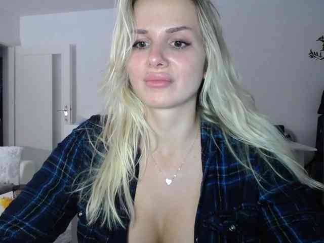 Cornelia22hot webcam