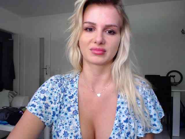 Cornelia22hot webcam