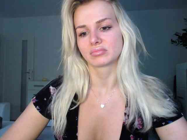 Cornelia22hot webcam