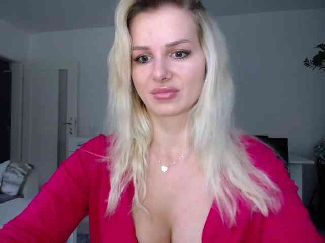 Cornelia22hot webcam