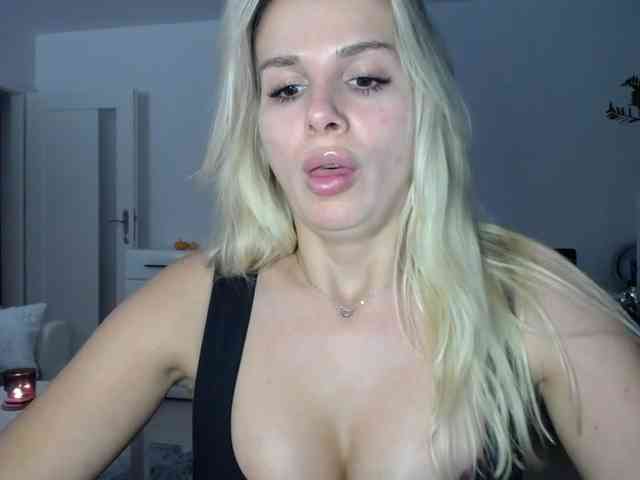 Cornelia22hot webcam