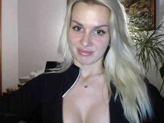 Cornelia22hot webcam