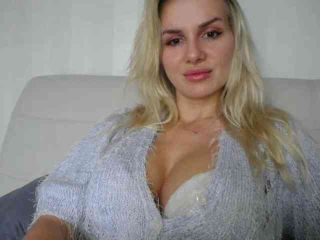 Cornelia22hot webcam
