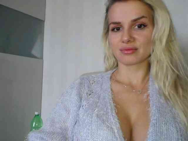 Cornelia22hot webcam