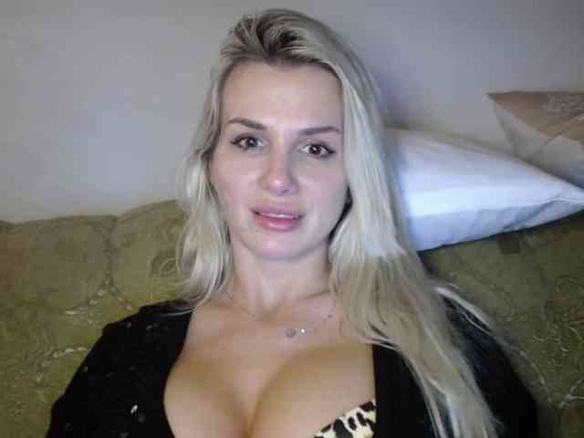 Cornelia22hot webcam