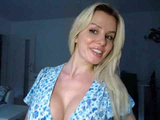 Cornelia22hot webcam