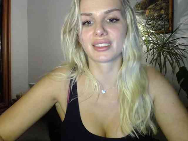 Cornelia22hot webcam