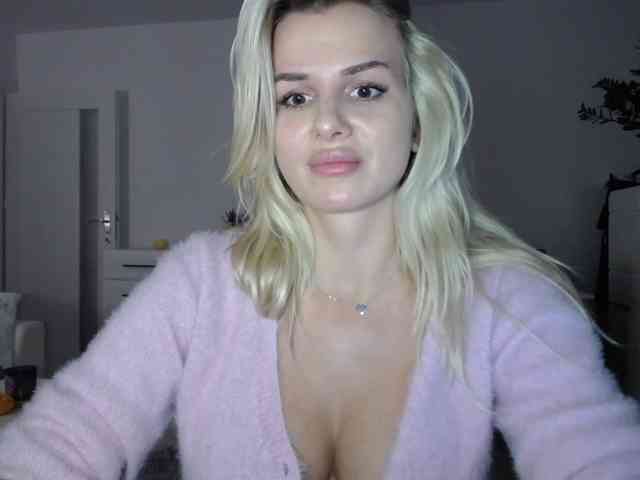 Cornelia22hot webcam