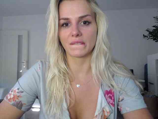 Cornelia22hot webcam
