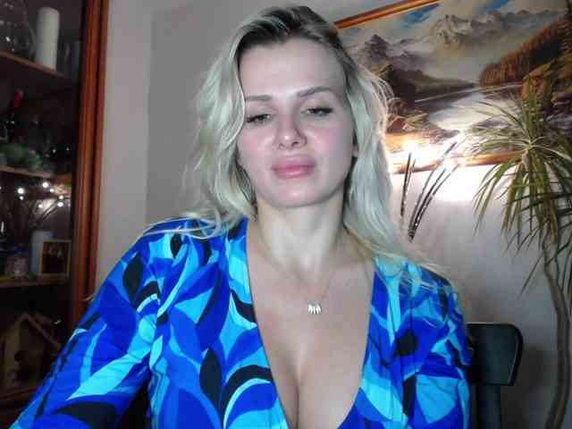 Cornelia22hot webcam