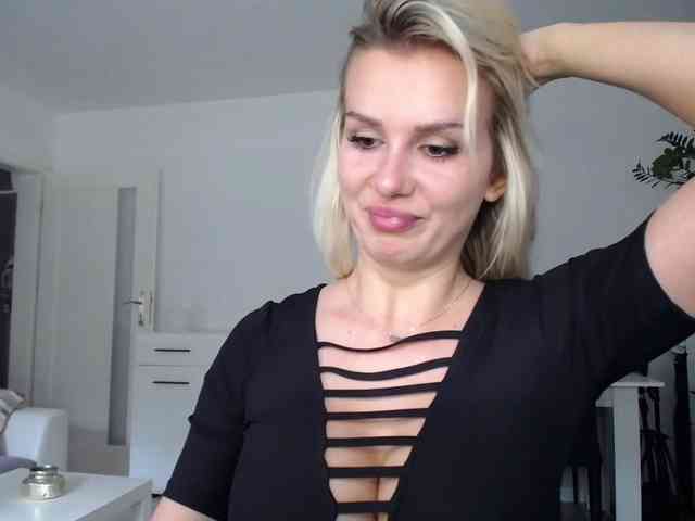 Cornelia22hot webcam