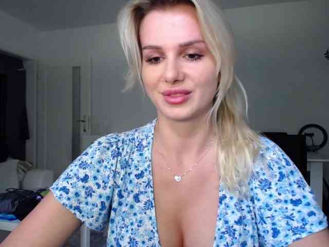 Cornelia22hot webcam
