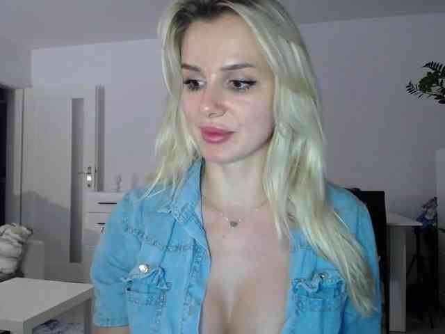 Cornelia22hot webcam