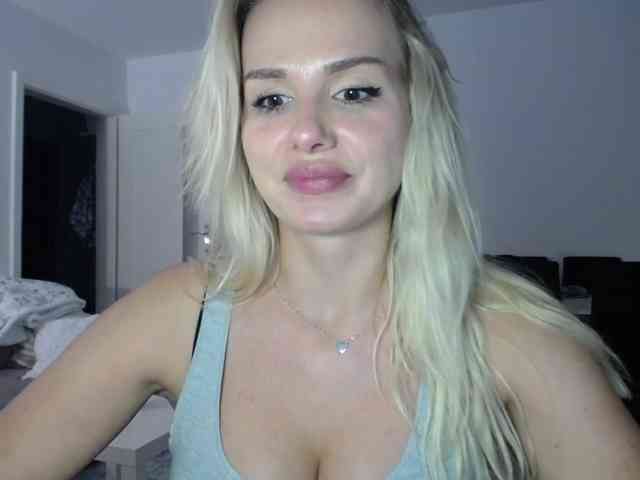 Cornelia22hot webcam