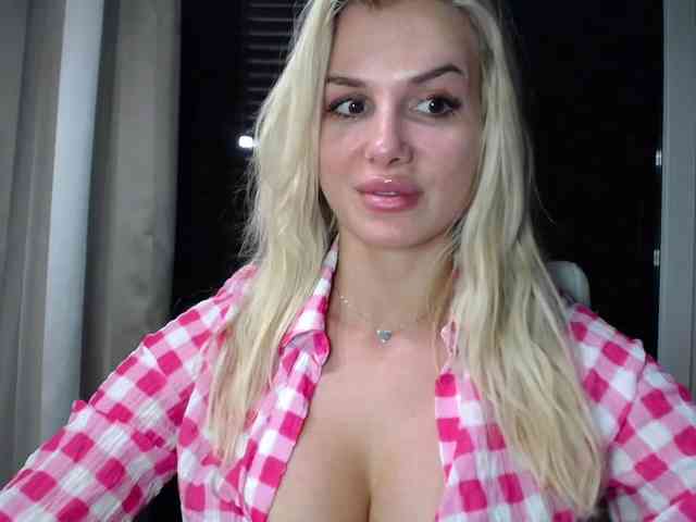 Cornelia22hot webcam