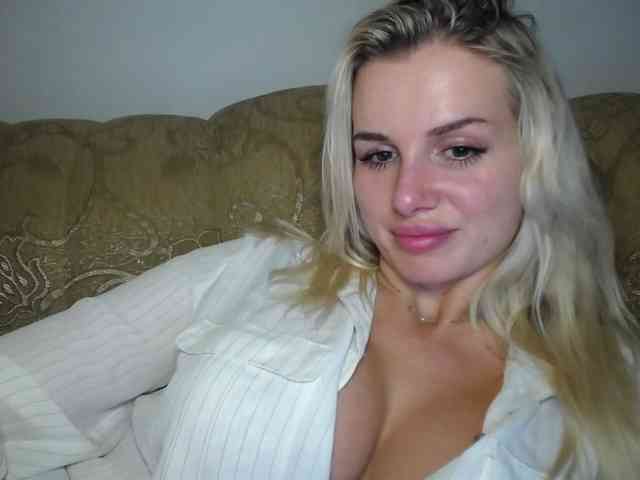 Cornelia22hot webcam