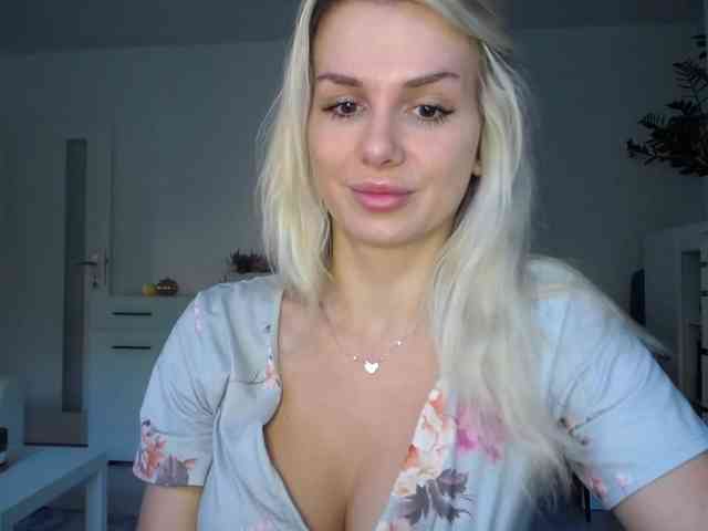 Cornelia22hot webcam