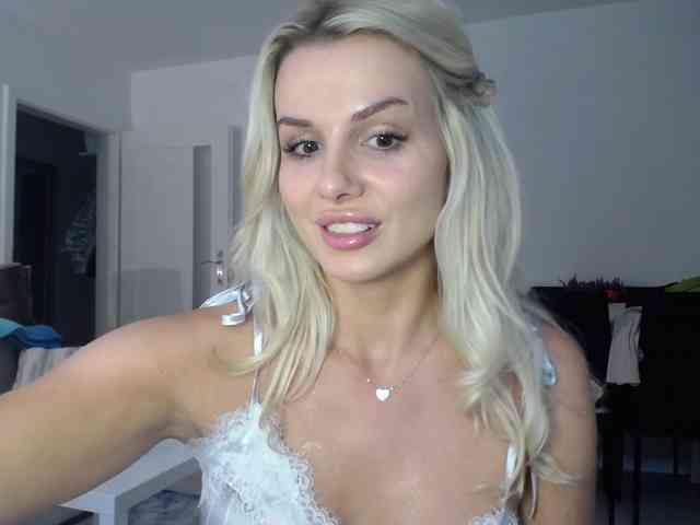 Cornelia22hot webcam