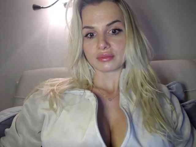 Cornelia22hot webcam