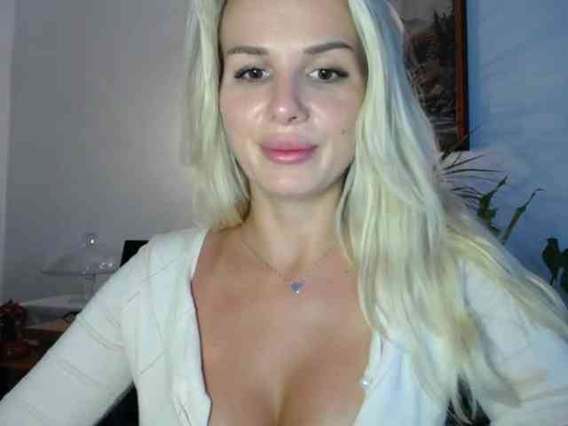 Cornelia22hot webcam