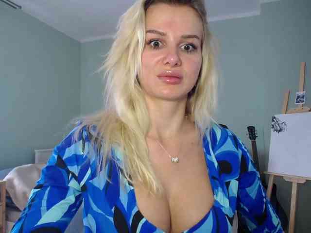 Cornelia22hot webcam