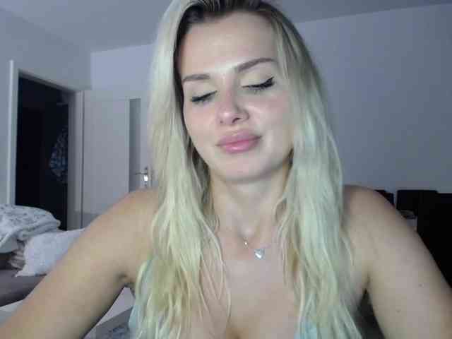 Cornelia22hot webcam