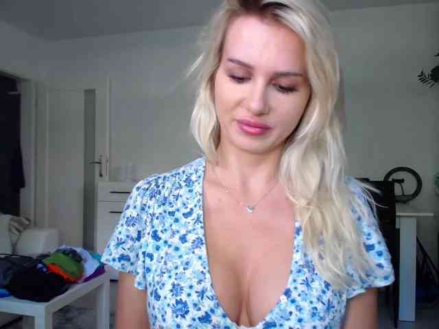 Cornelia22hot webcam