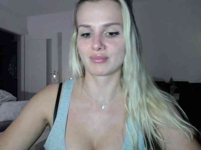 Cornelia22hot webcam