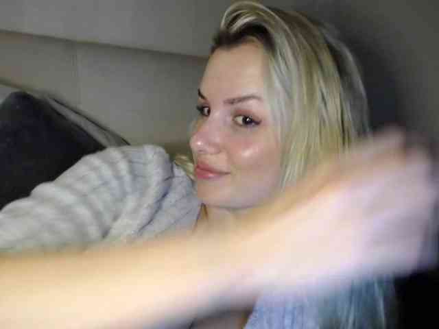 Cornelia22hot webcam