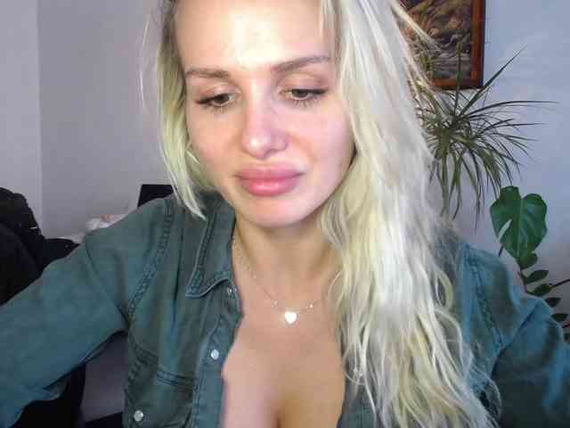 Cornelia22hot webcam