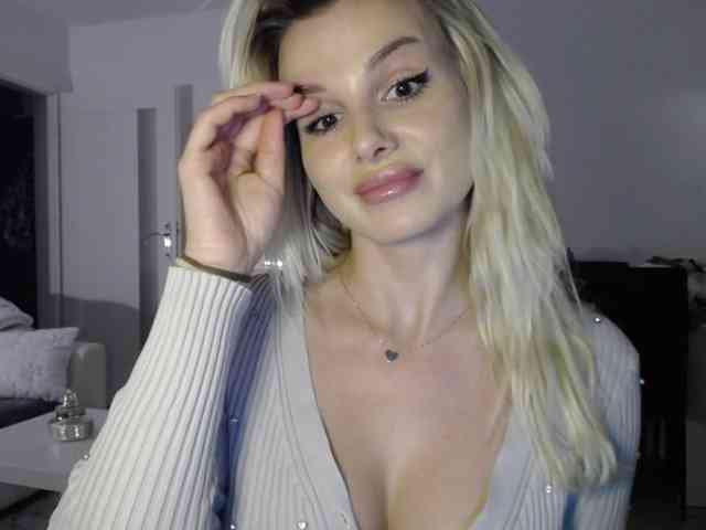Cornelia22hot webcam